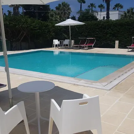 Trilocale Piscina E Doppio Giardino 6 Ferienhaus *