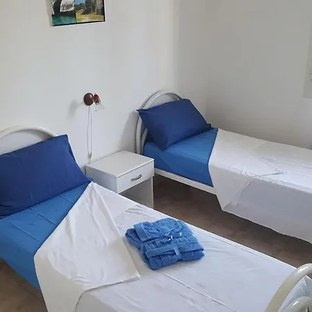 Trilocale Piscina E Doppio Giardino 6 Ferienhaus