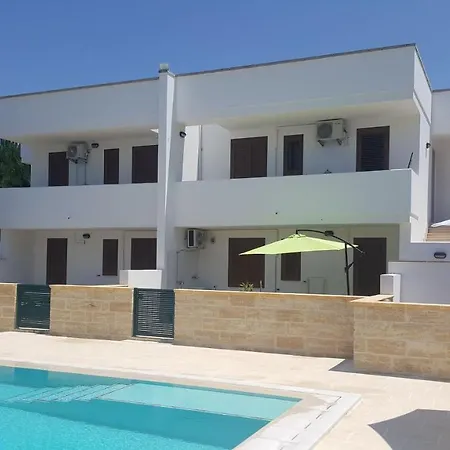 Trilocale Piscina E Doppio Giardino 6 Ferienhaus