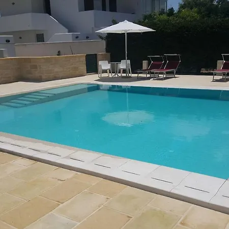 Trilocale Piscina E Doppio Giardino 6 Ferienhaus *